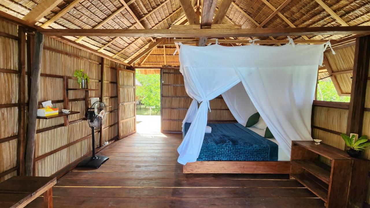 Mansuar Raja Ampat Bungalows Kri Экстерьер фото