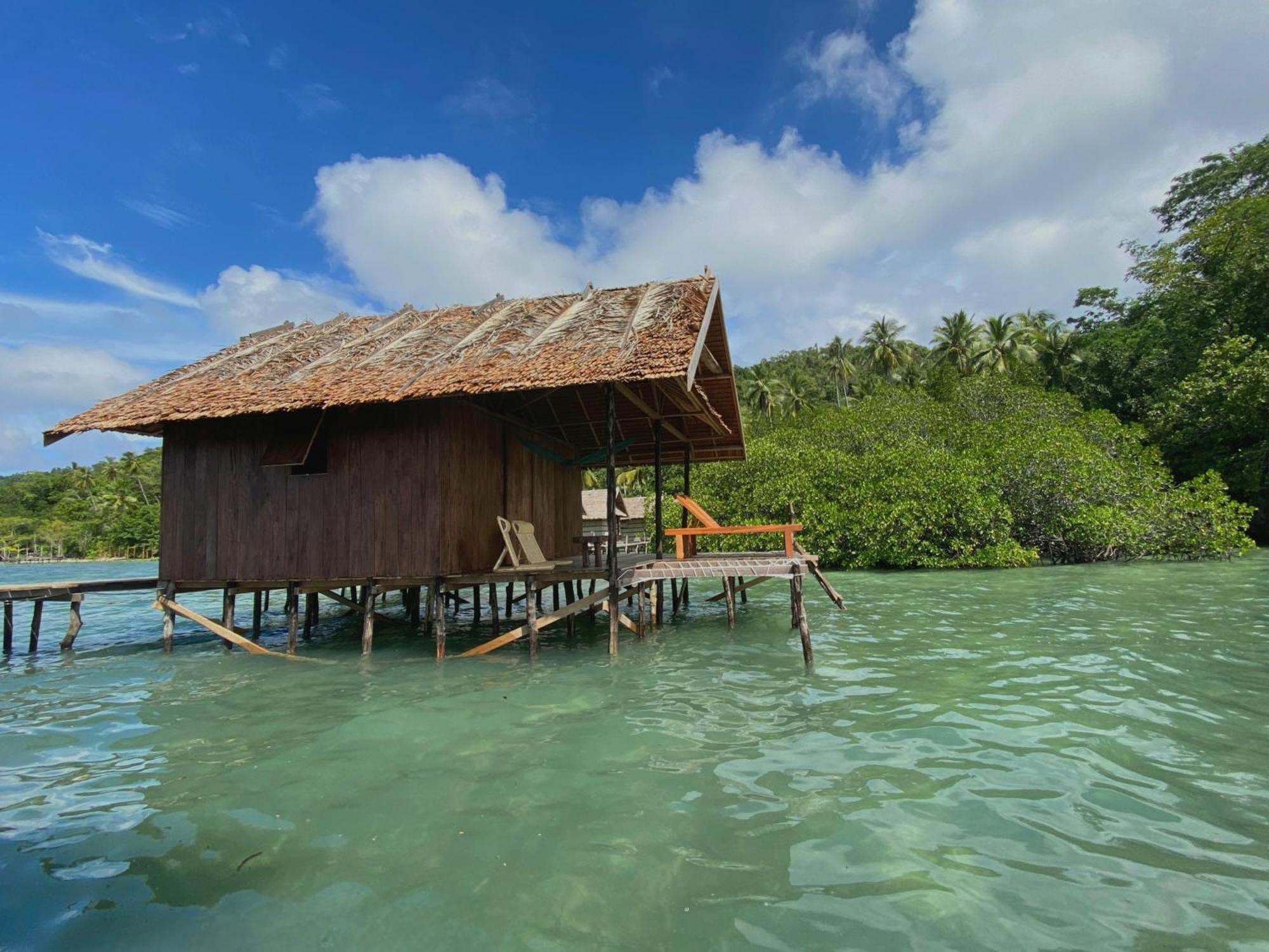 Mansuar Raja Ampat Bungalows Kri Экстерьер фото